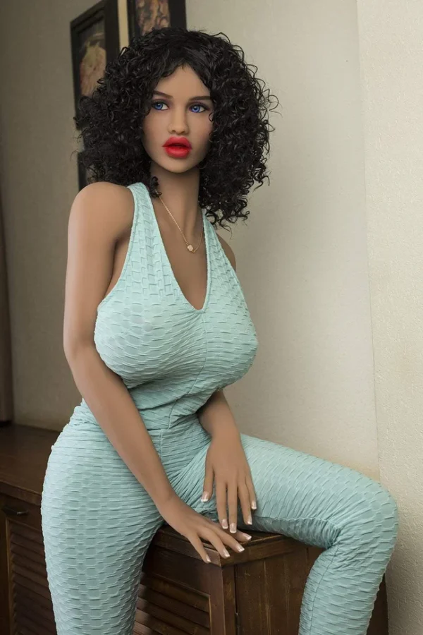 Shanika, a mixed-race sex doll with stunning Caribbean curves – Image 2